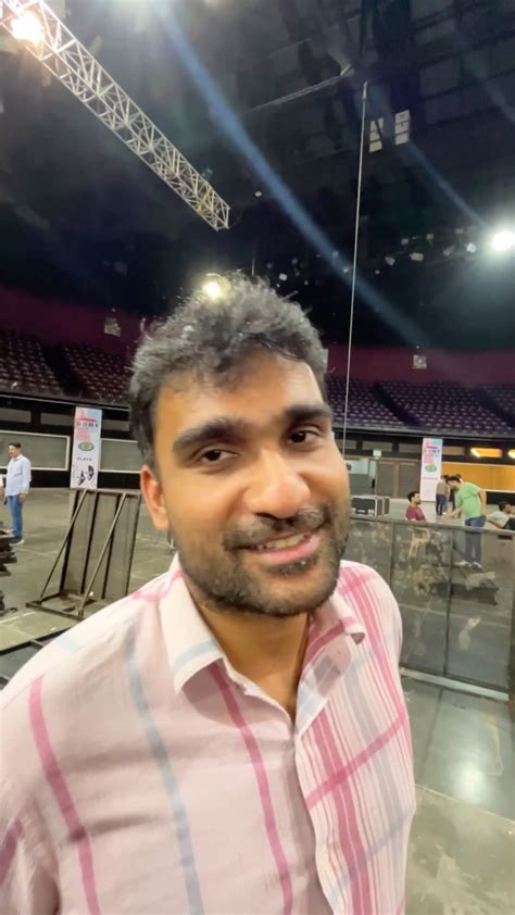Dev Bhatia (@devbhatia) / Twitter.